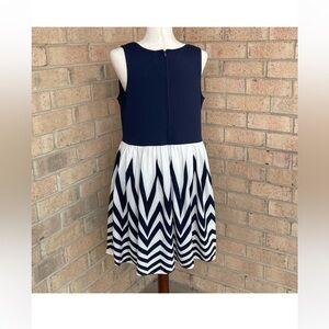 Xhilaration Junior Navy Blue Ivory White Sleeveless Chevron Dress small